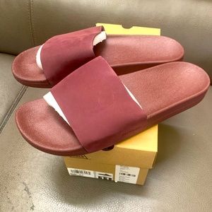 Men’s Maroon Luxe Slides